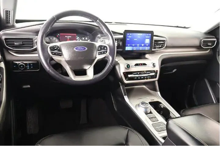 $26186 : Ford Explorer 2023 XLT 4dr S image 2