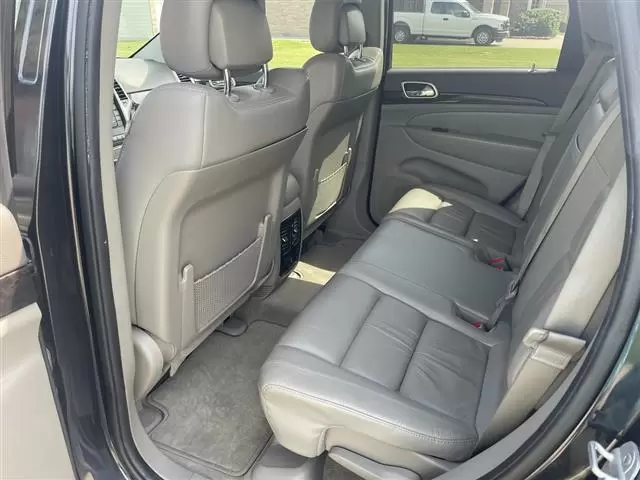 $5000 : 2012 Grand Cherokee LAREDO image 5