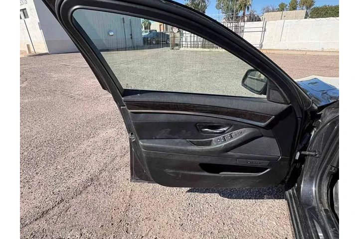 $13664 : 2015 5 Series 535i image 9