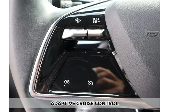 $33990 : Cadillac LYRIQ 2024 Tech 4dr image 4