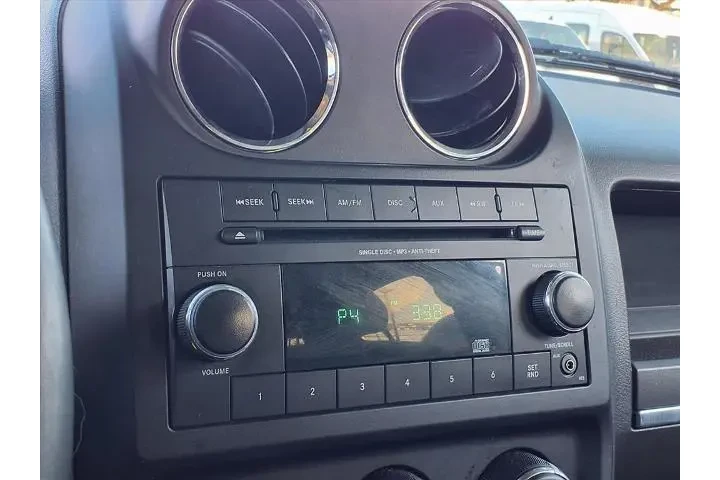 $3988 : Jeep Patriot 2015 4x4 Latitu image 9