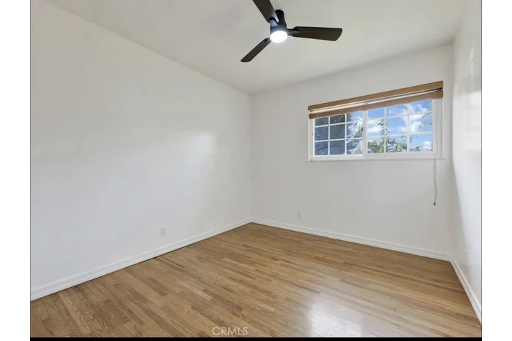 $1300 : 3 casa de una sola planta con image 1