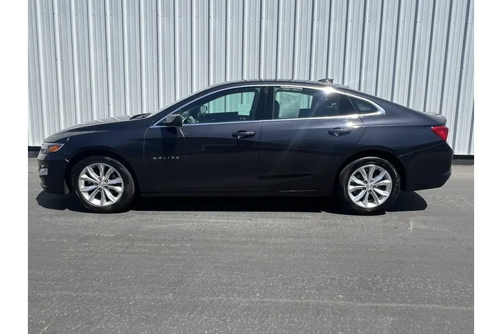 $17794 : Chevrolet Malibu 2023 LT 4dr image 3