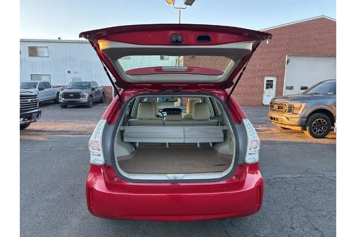 $10985 : Toyota Prius v 2012 Two 4dr image 8