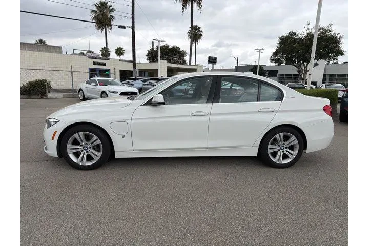 $15386 : BMW 3 Series 2017 330e iPerf image 3