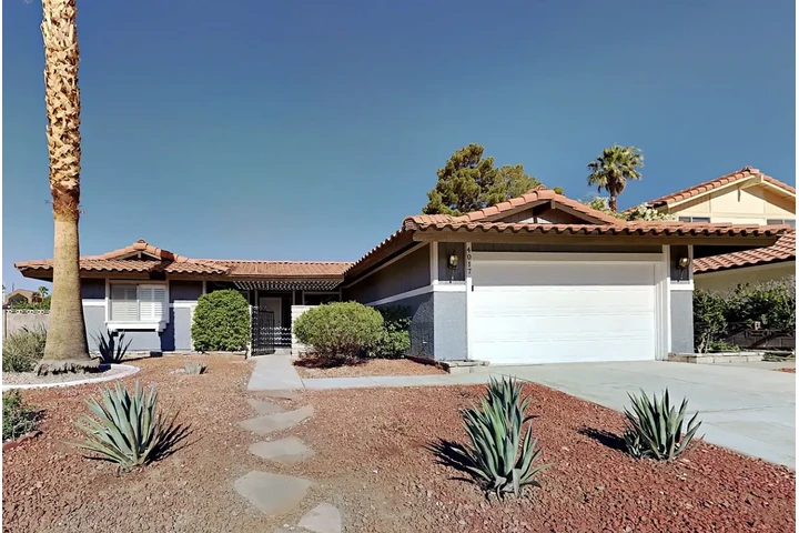 $1000 : open living spacious 3 home image 1