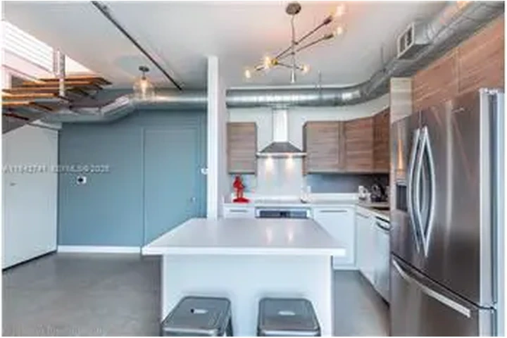 $4350 : Rental property with 3 bedro image 3