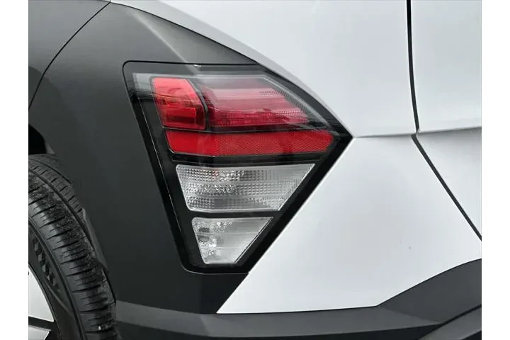 $21455 : Hyundai KONA 2024 AWD SEL 4d image 9
