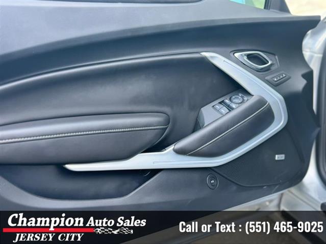 Used 2017 Camaro 2dr Conv 2LT image 9