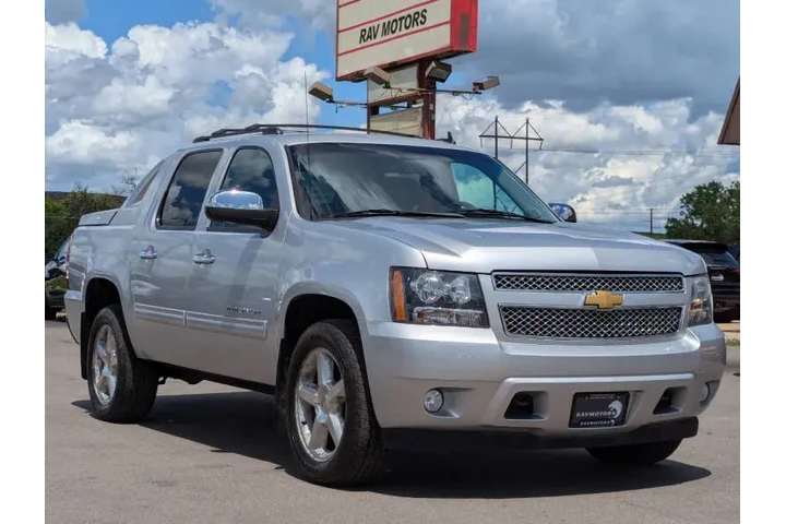 $13975 : 2012 Avalanche LS image 8