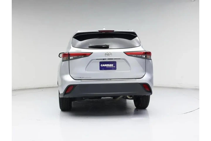 $33998 : Toyota Highlander 2021 XLE 4 image 6