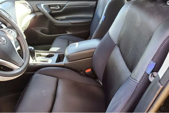 $12269 : Nissan Altima 2017 2.5 SR 4d image 10