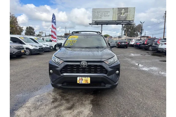$18599 : 2019 RAV4 XLE image 4