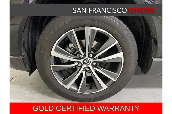 $28588 : Gold Certified2022 Venza LE image 9