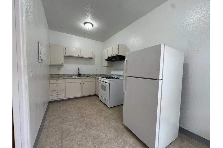 $1400 : 920 Hobart Single NOparking image 3