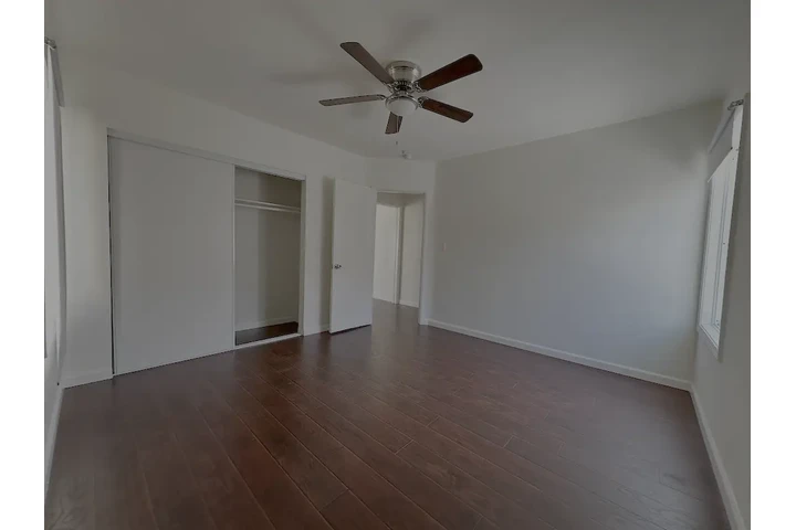 $2500 : 1330 Menlo Ave/Pico Bl +Garaje image 2