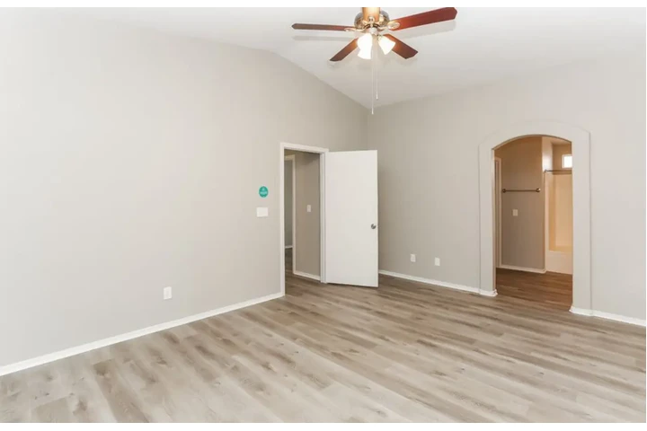 $1600 : New Windows image 4