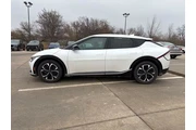 $21998 : Kia EV6 2023 Wind 4dr Crosso thumbnail