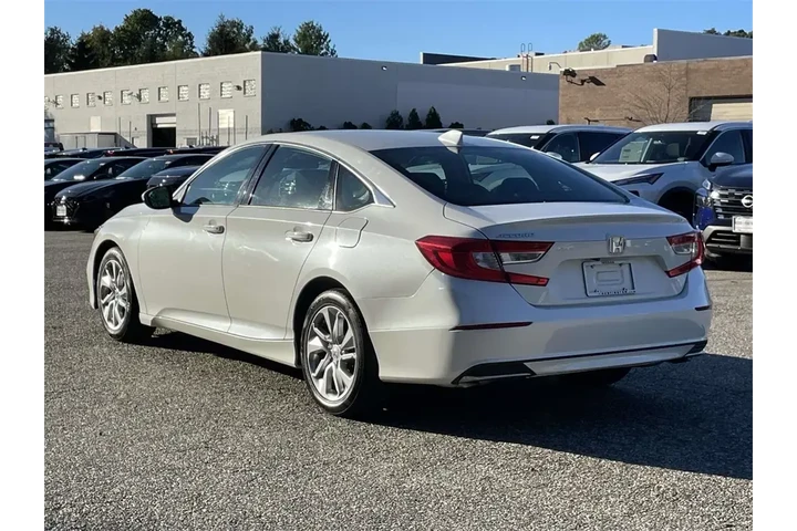$12722 : Honda Accord 2019 LX 4dr Sed image 8