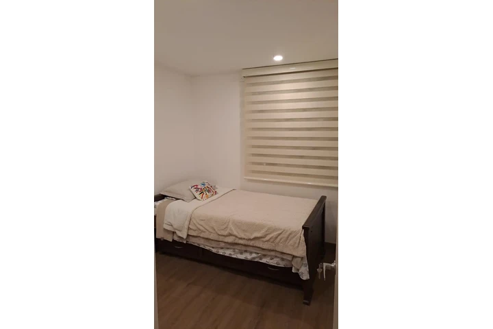 $800000 : SE ARRIENDA CUARTO image 3