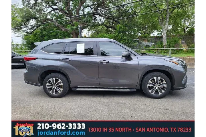 $39581 : Toyota Highlander Hybrid 202 image 6