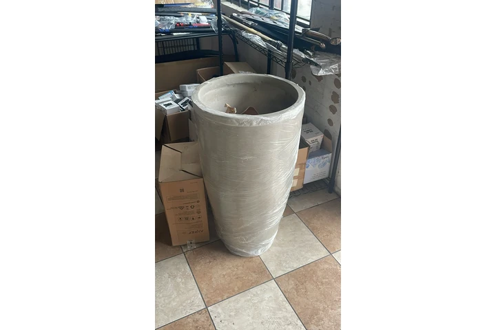 $5 : Liquidación de macetas de alta image 3