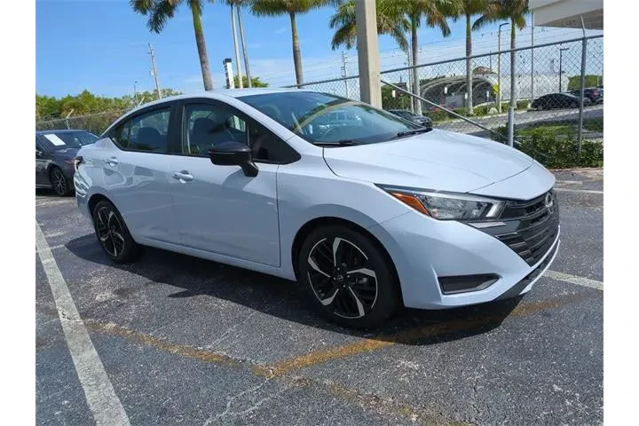 $18990 : Nissan Versa 2023 SR 4dr Sed image 2