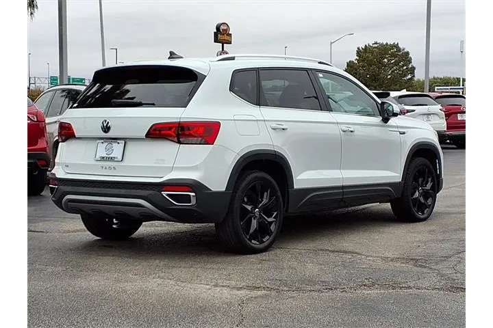 $20952 : Volkswagen Taos 2023 SE 4dr image 2