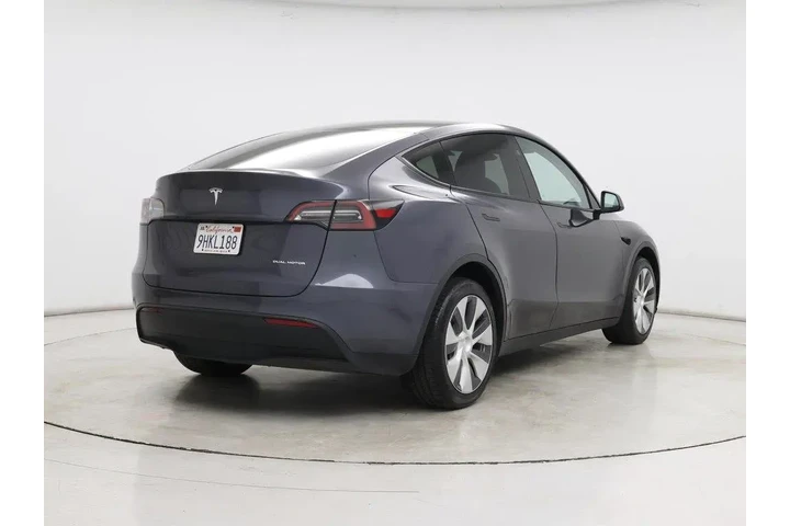 $32998 : Tesla Model Y 2023 AWD Long image 8