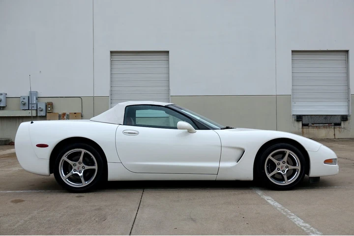 $17990 : 2001 Corvette image 10