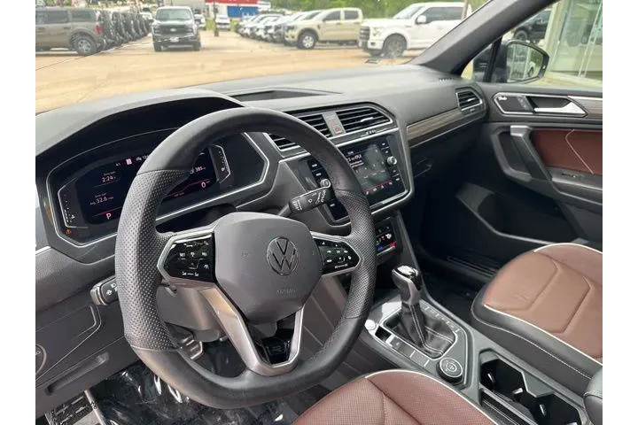 $29995 : Volkswagen Tiguan 2024 AWD S image 10