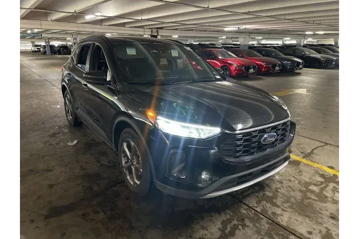 $23995 : Ford Escape 2025 ST-Line 4dr image 1