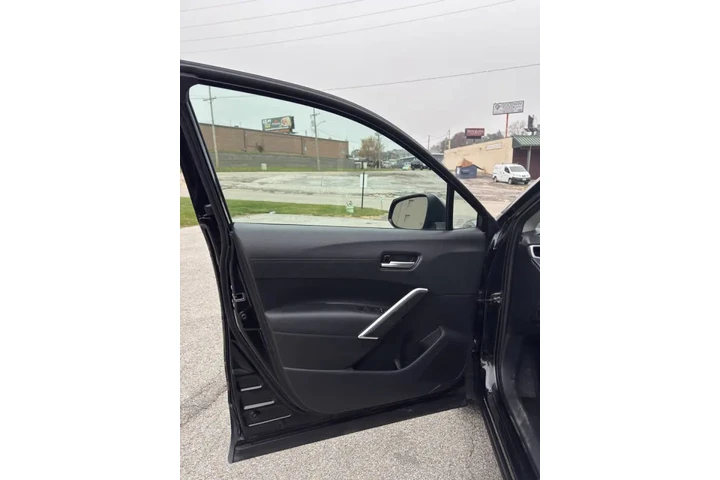 $19950 : 2022 Corolla Cross XLE image 8