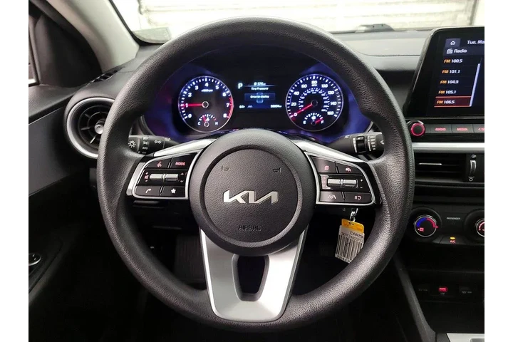 $17998 : Kia Forte 2023 LXS 4dr Sedan image 10