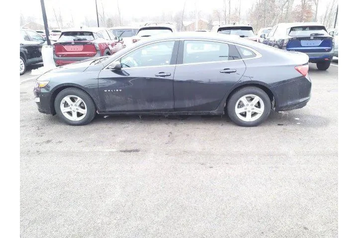 $17394 : Chevrolet Malibu 2022 LS 4dr image 3