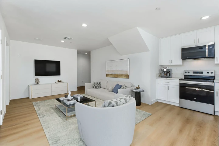 $2949 : FOR RENT 9611 S Hobart Blvd image 1