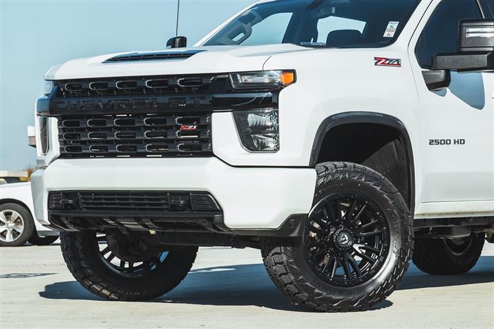 2021 Silverado 2500HD LT image 2