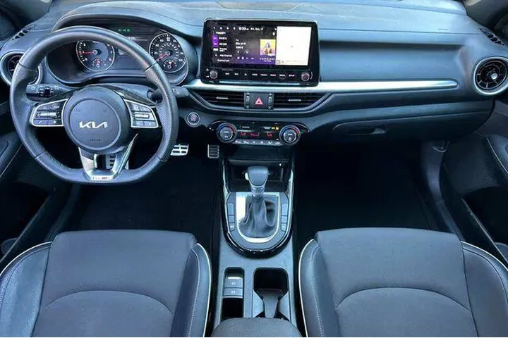 $20598 : Kia Forte 2023 GT-Line 4dr S image 5