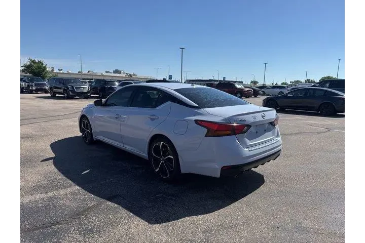 $24982 : Nissan Altima 2023 2.5 SR 4d image 5
