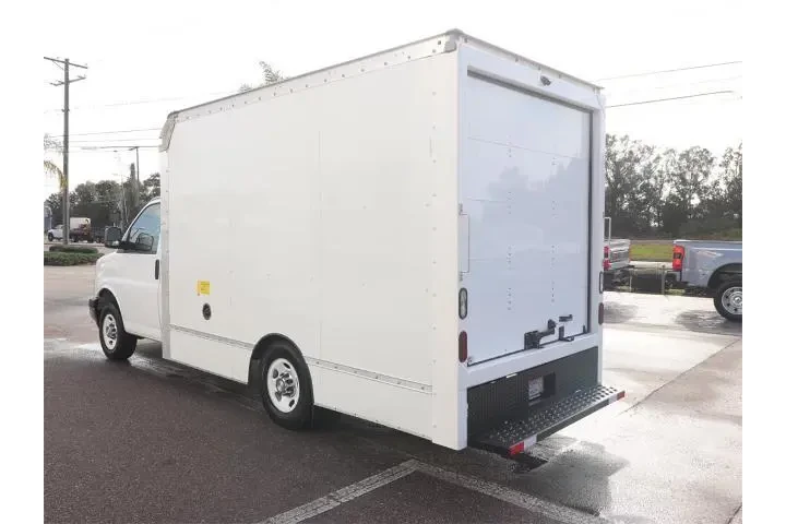 $34767 : GMC Savana 2022 3500 2dr 139 image 7