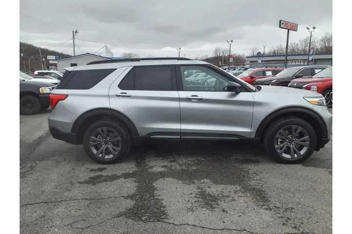 $37990 : Ford Explorer 2024 AWD XLT 4 image 5