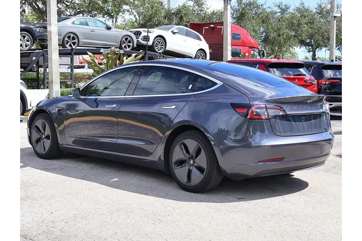 $17990 : Tesla Model 3 2018 Mid Range image 10