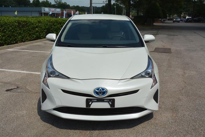 2016 Prius Four image 3