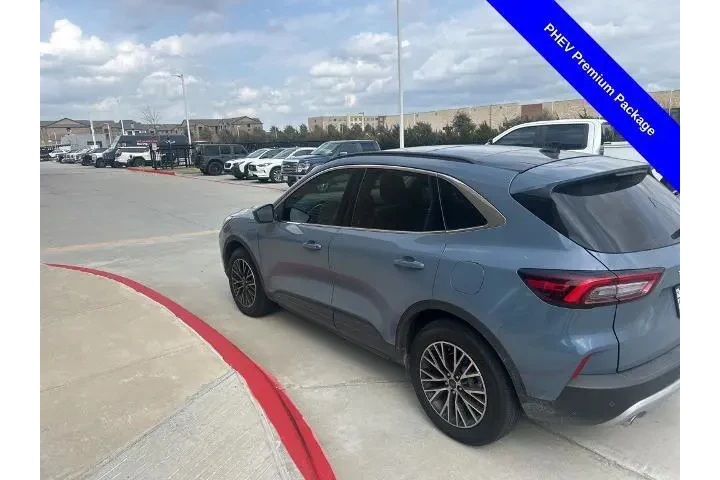 $24749 : Ford Escape Plug-In Hybrid 2 image 4