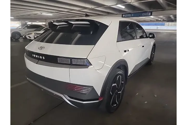 $25495 : Hyundai IONIQ 5 2024 SEL 4dr image 2