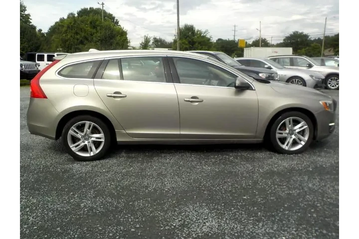$8521 : 2015 V60 T5 Drive-E Premier F image 6