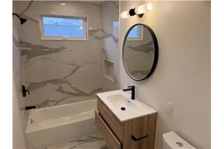 $5400 : Rental property with 4 bedro image 7