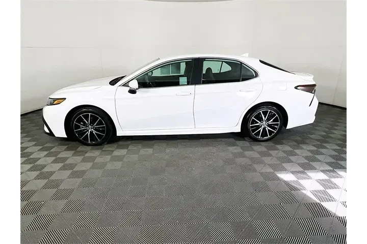 $23800 : Toyota Camry 2023 SE 4dr Sed image 4