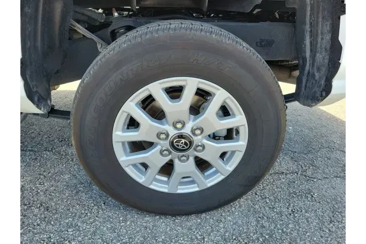 $33450 : Toyota Tacoma 2024 4x4 SR 4d image 6