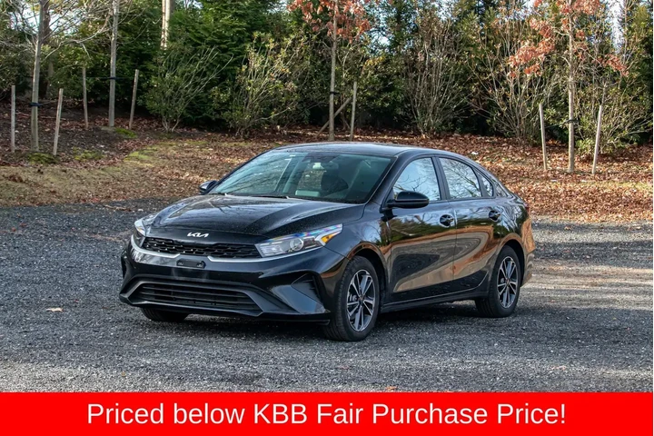 $13495 : Kia Forte 2024 LX 4dr Sedan image 1